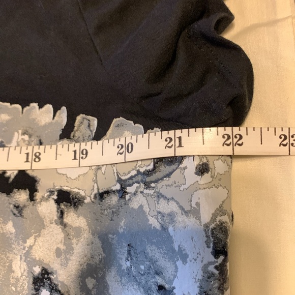 LAST CHANCE- Pair of Tek Gear Tees - Picture 9 of 10